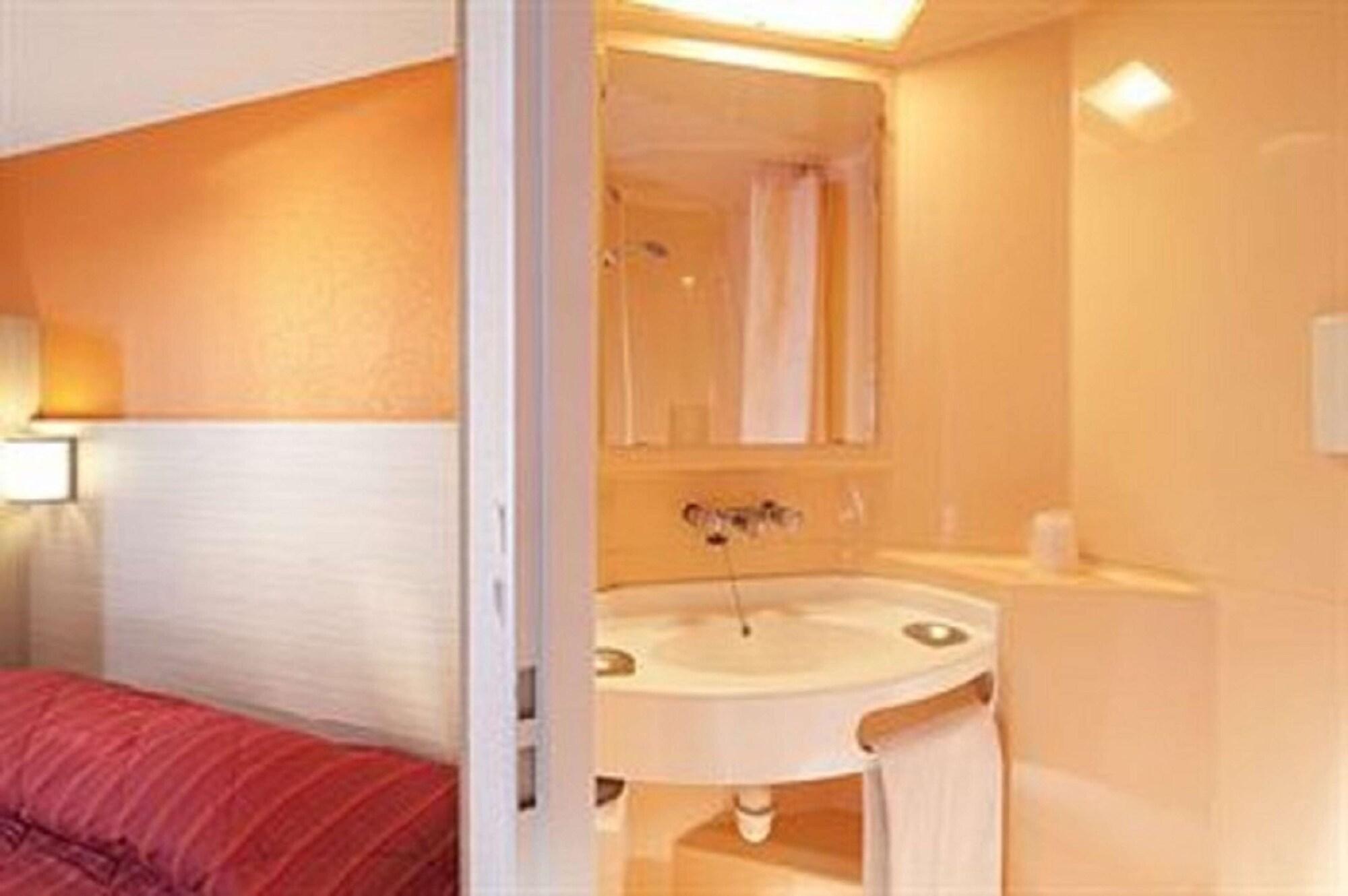 Premiere Classe Chantilly Sud Luzarches Chaumontel Exterior photo
