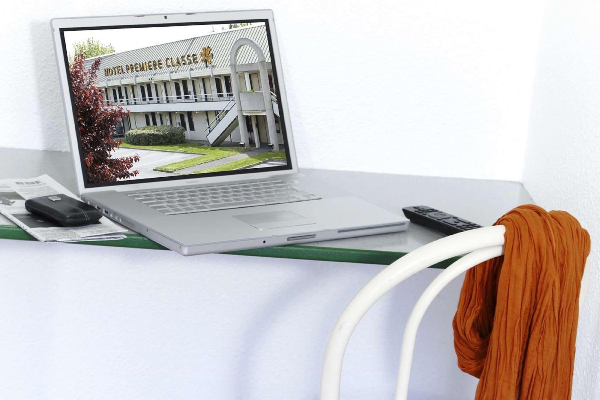 Premiere Classe Chantilly Sud Luzarches Chaumontel Exterior photo