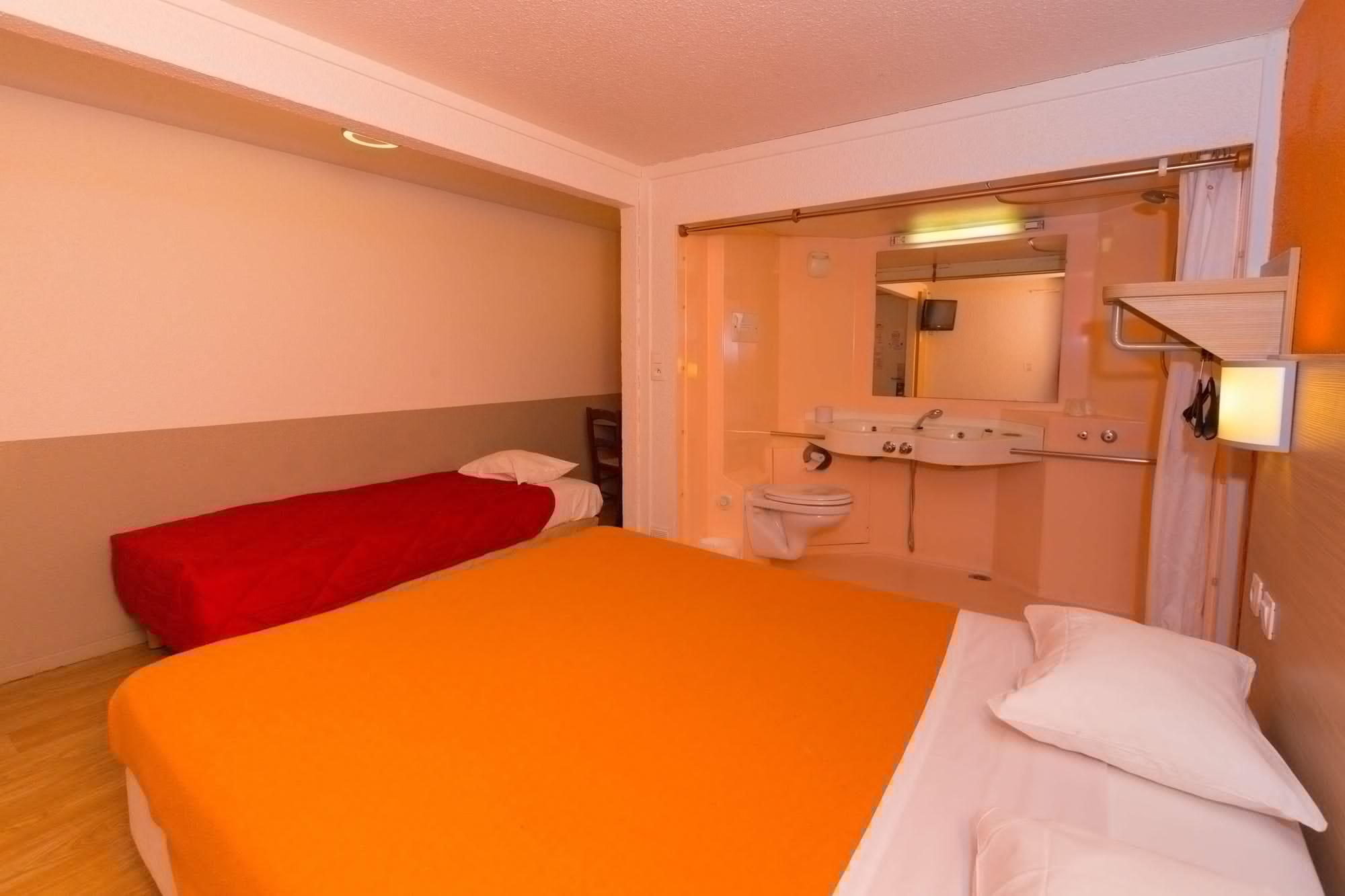 Premiere Classe Chantilly Sud Luzarches Chaumontel Exterior photo